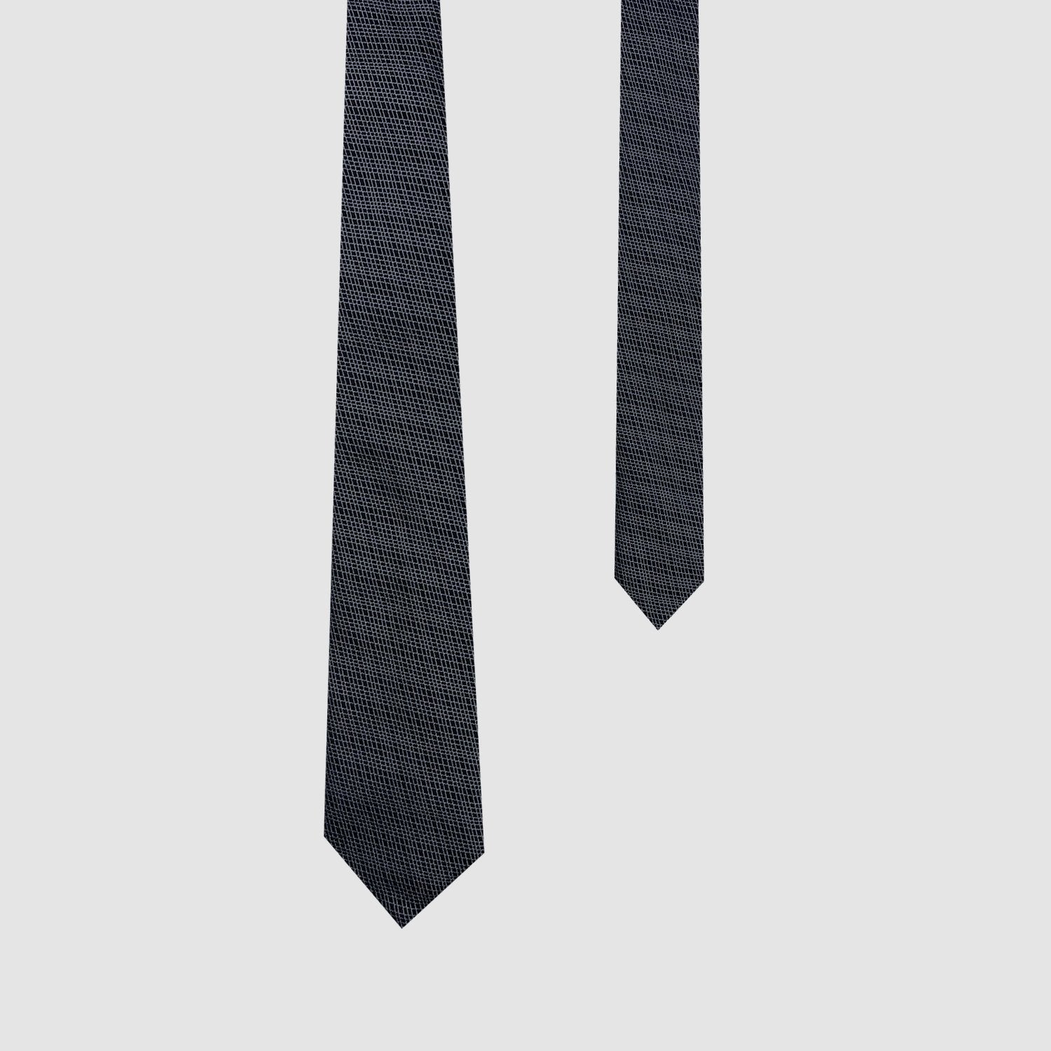 GREY DIAMOND SILK TIE