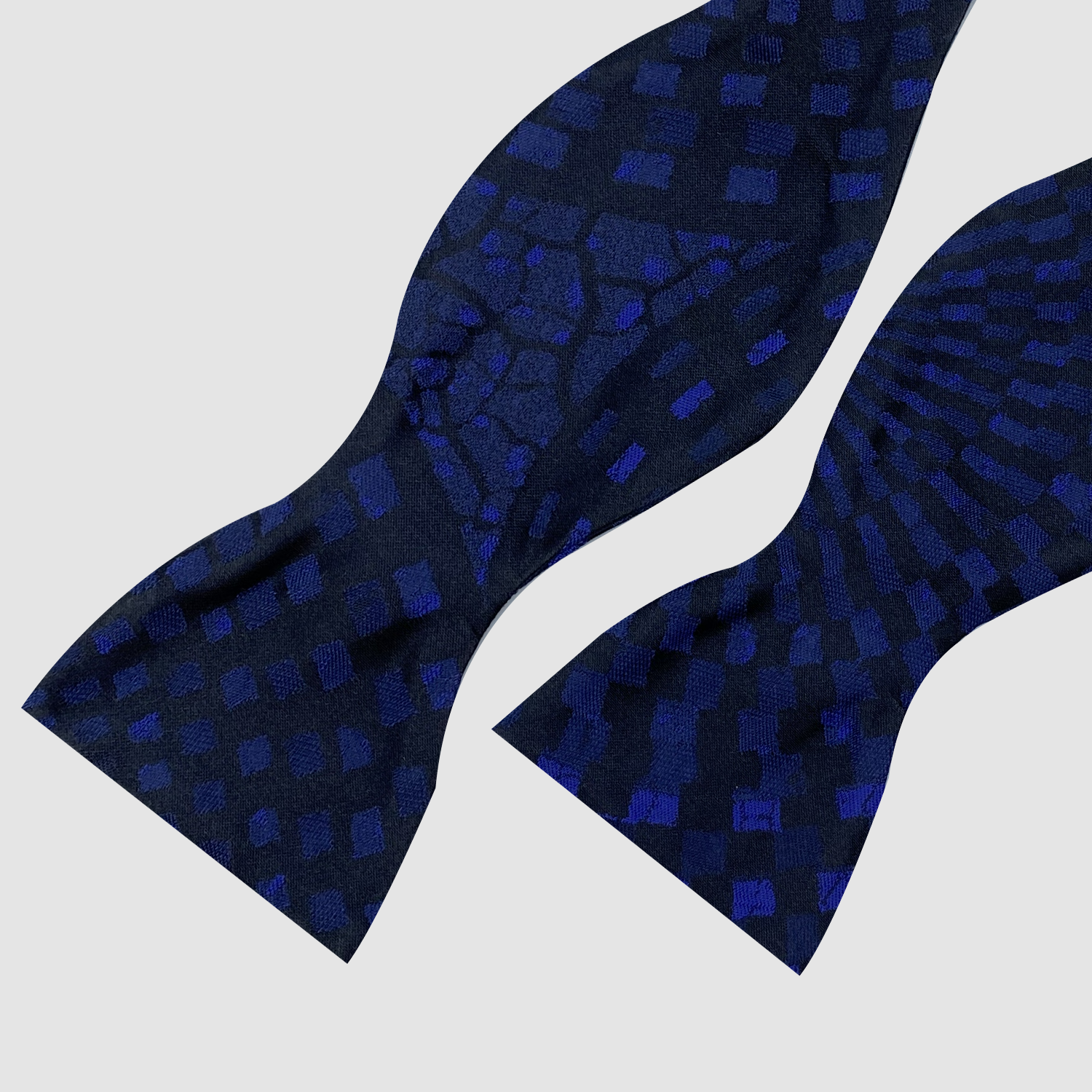 NAVY TRIBAL SILK BOW TIE
