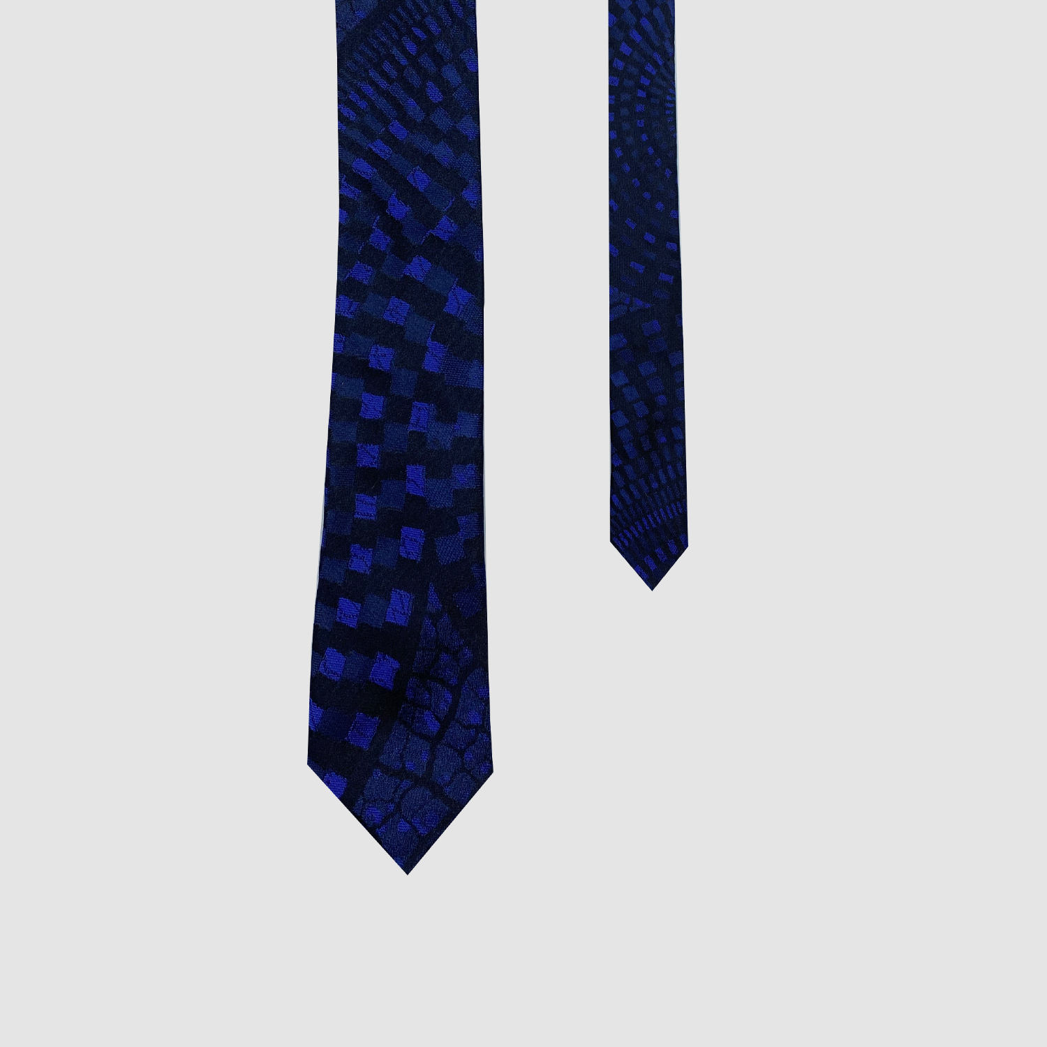 NAVY TRIBAL SILK TIE