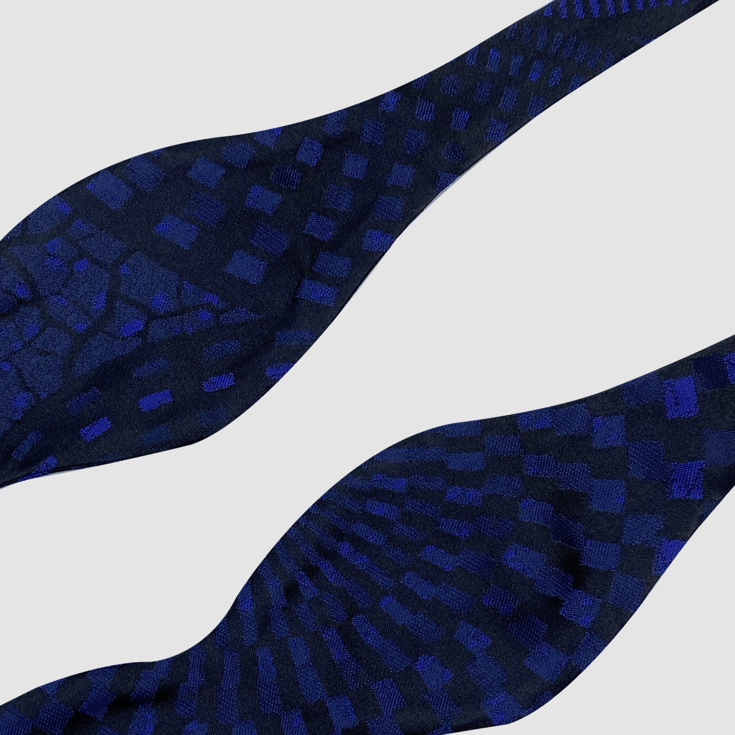 NAVY TRIBAL SILK BOW TIE