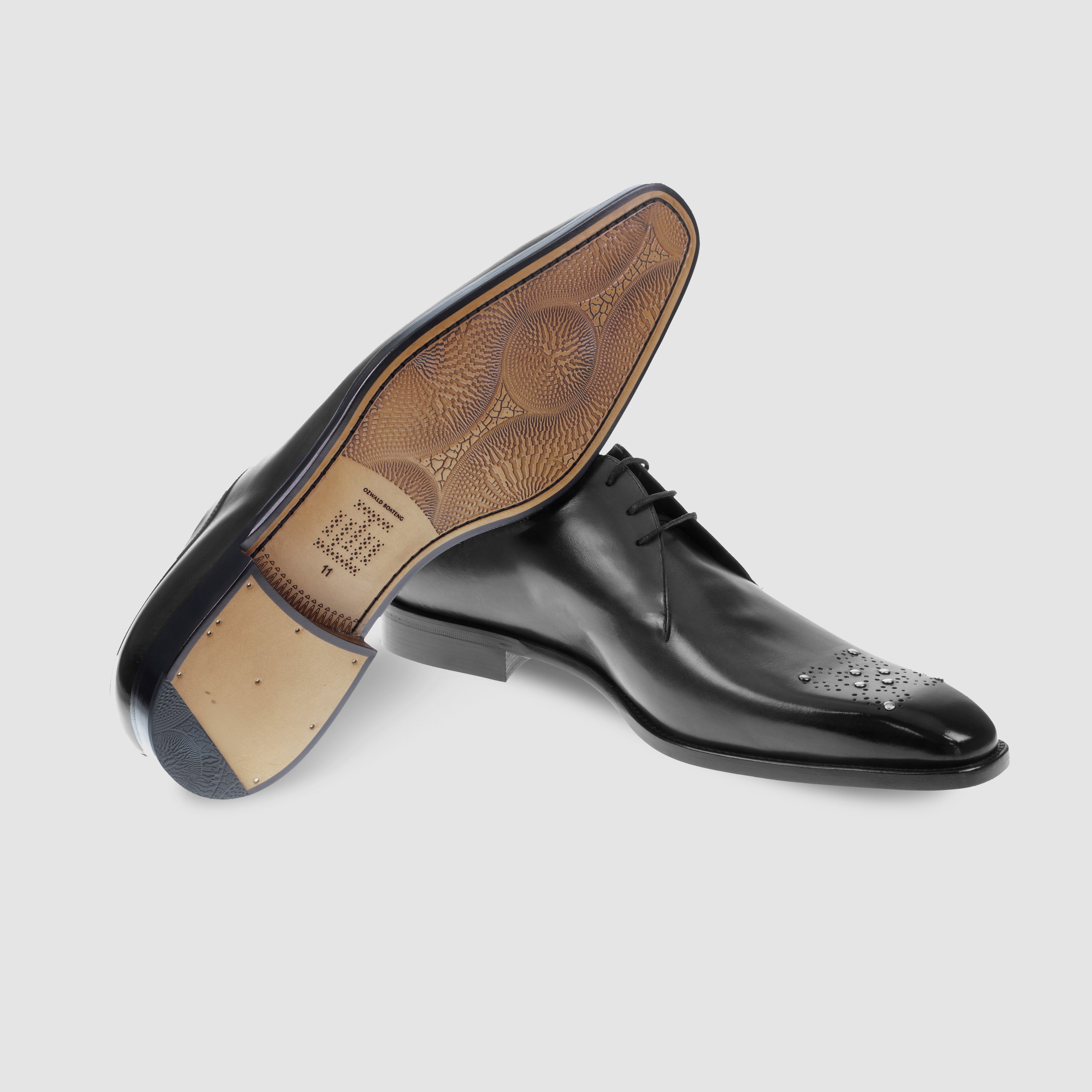 BLACK ASASE OXFORD WITH STUDS